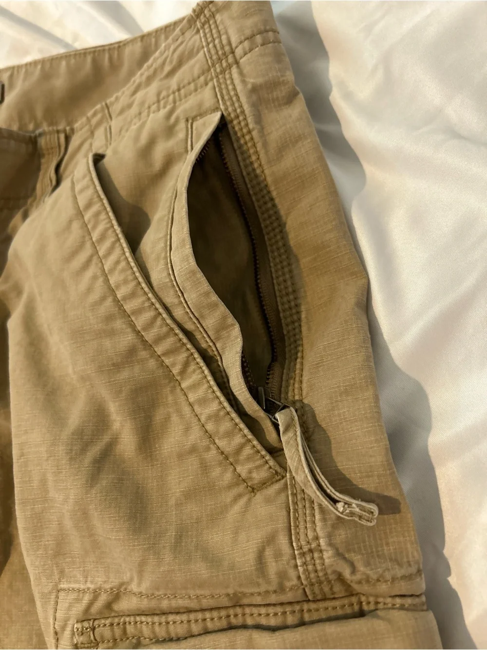 L.L.Bean Natural Fit Khaki Cargo Shorts Men’s 36W Tan Outdoor Utility